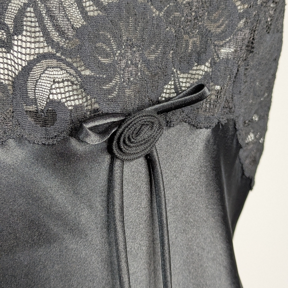 Vintage Van Raalte black floral lace & satin lingerie nightgown M - Picture 3 of 7